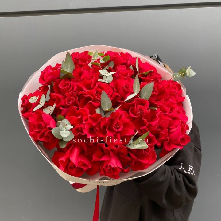 23 Красных французских роз в Воронеже