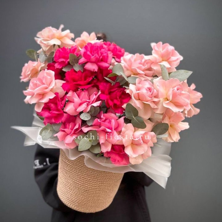 23 Французские розы Микс в боксе в Воронеже