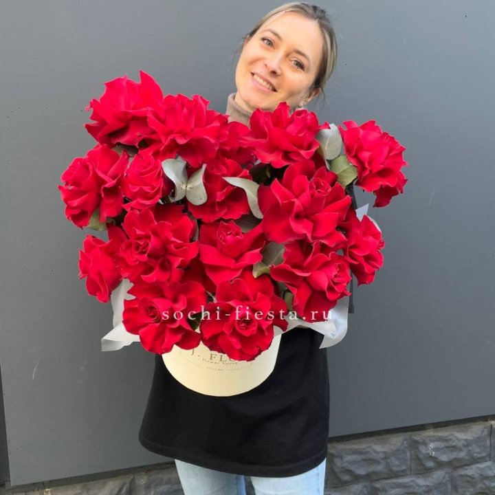 17 Французских роз в боксе в Воронеже