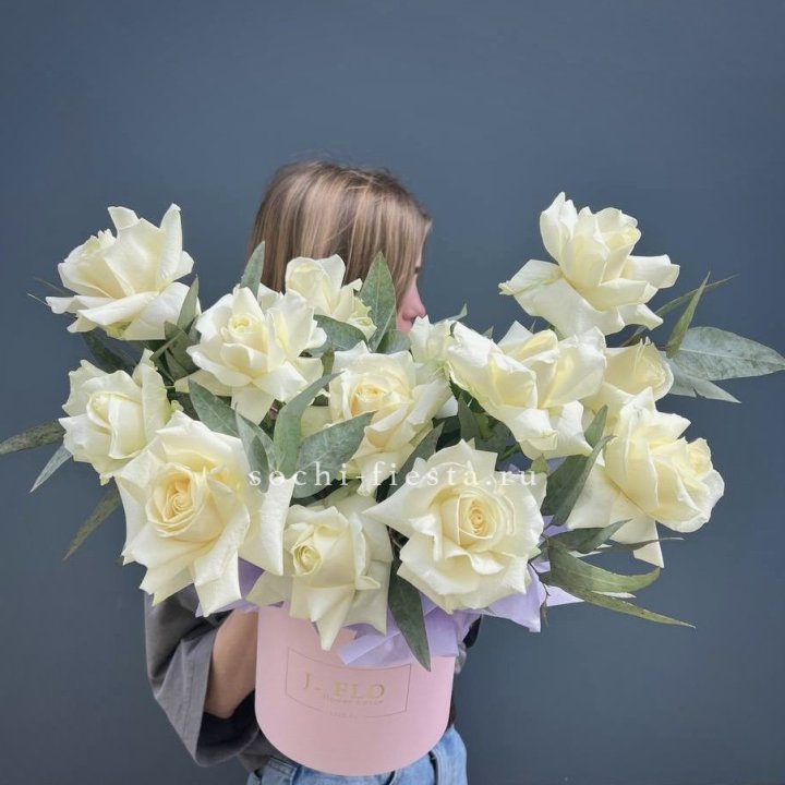 15 Французских роз в боксе в Воронеже