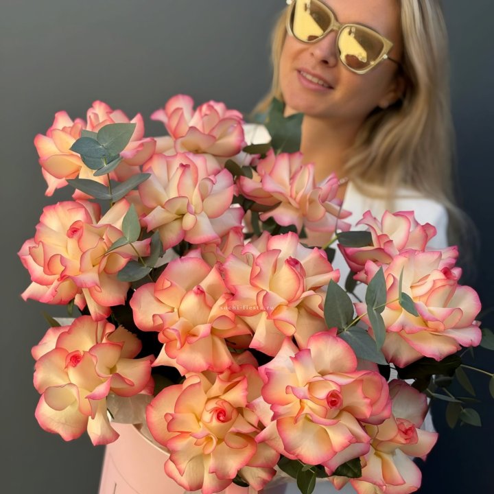 15 французских  роз Джумилия в боксе в Воронеже