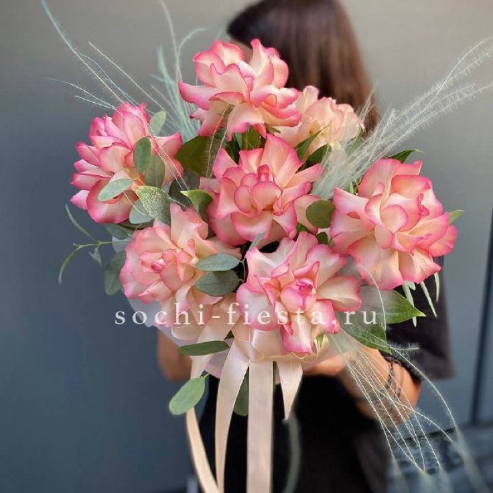 9 Французских роз Джумилия в боксе в Воронеже