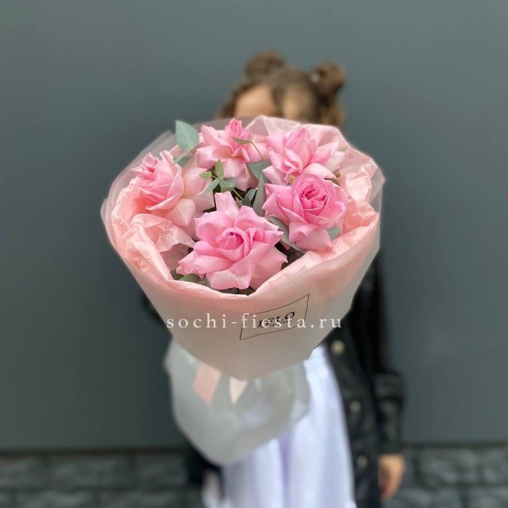 5 французских розовых роз  в Воронеже