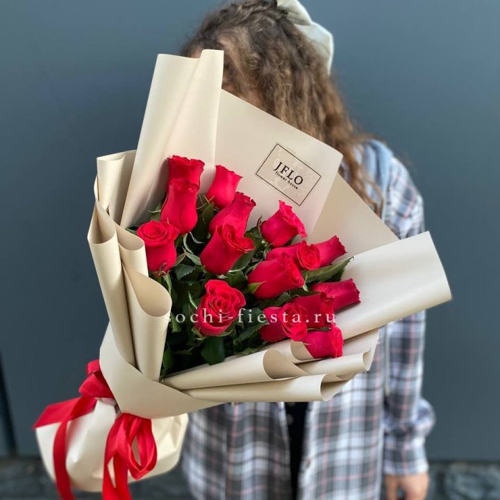 15 красных роз в Воронеже