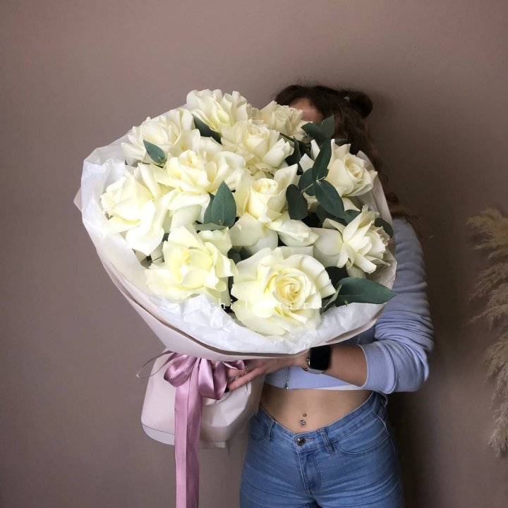 11 Белых французских роз "Вайт найс" в Воронеже