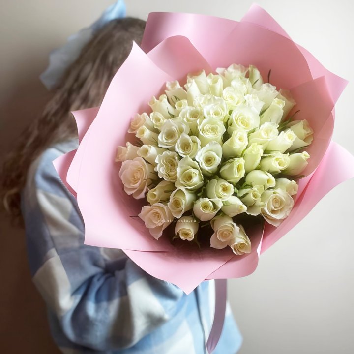 Букет из 51 белой розы (Кения) в Воронеже