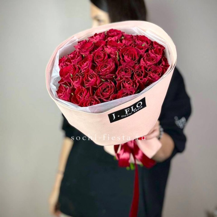 35 кенийских роз в Воронеже