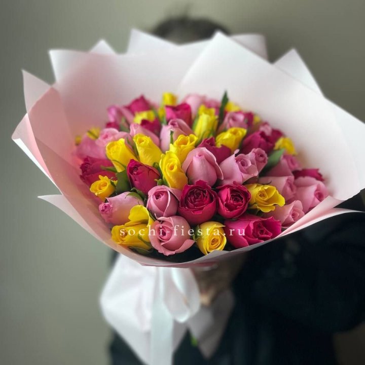 Букет из 51 розы Микс (Кения) в Воронеже