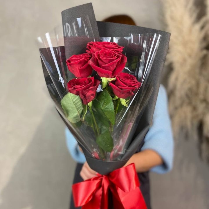 5 роз ред наоми в Воронеже