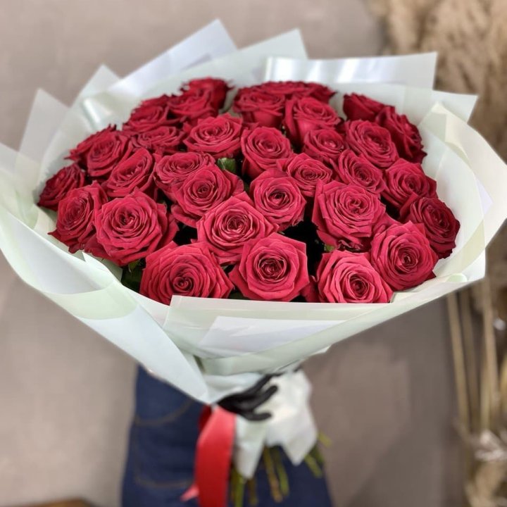 37 красных роз в Воронеже