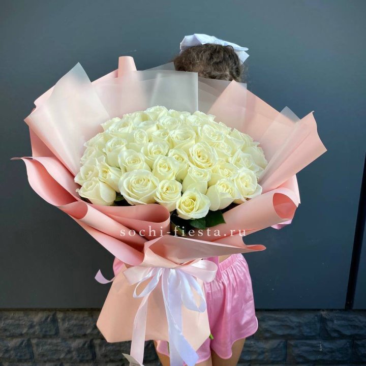 35 белых роз в Воронеже