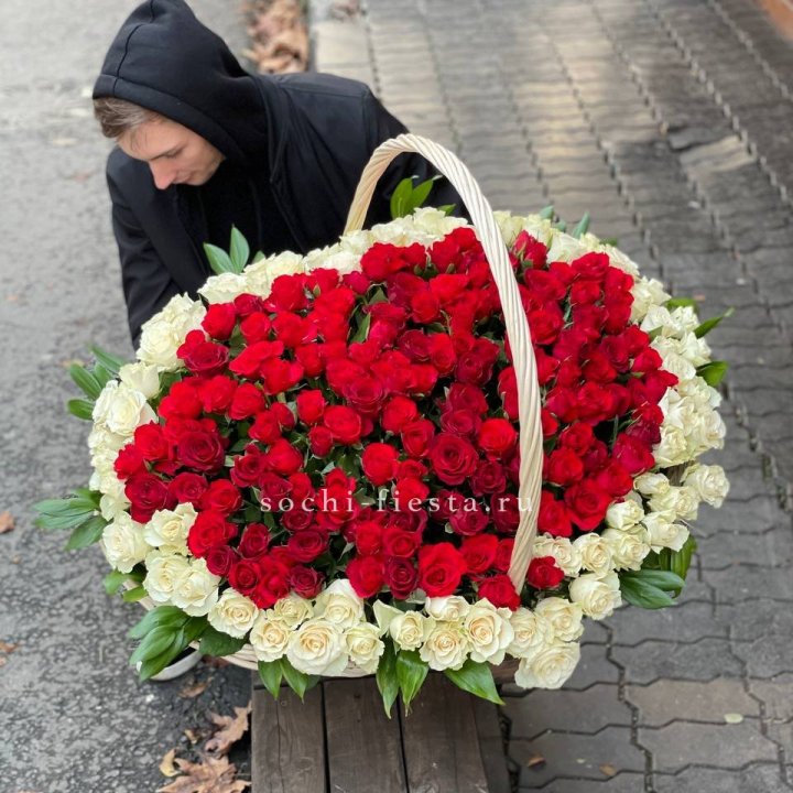 201  роза в корзине   в Воронеже