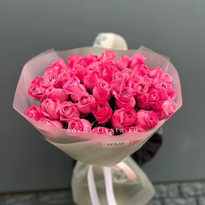 Роза малиновая в Воронеже