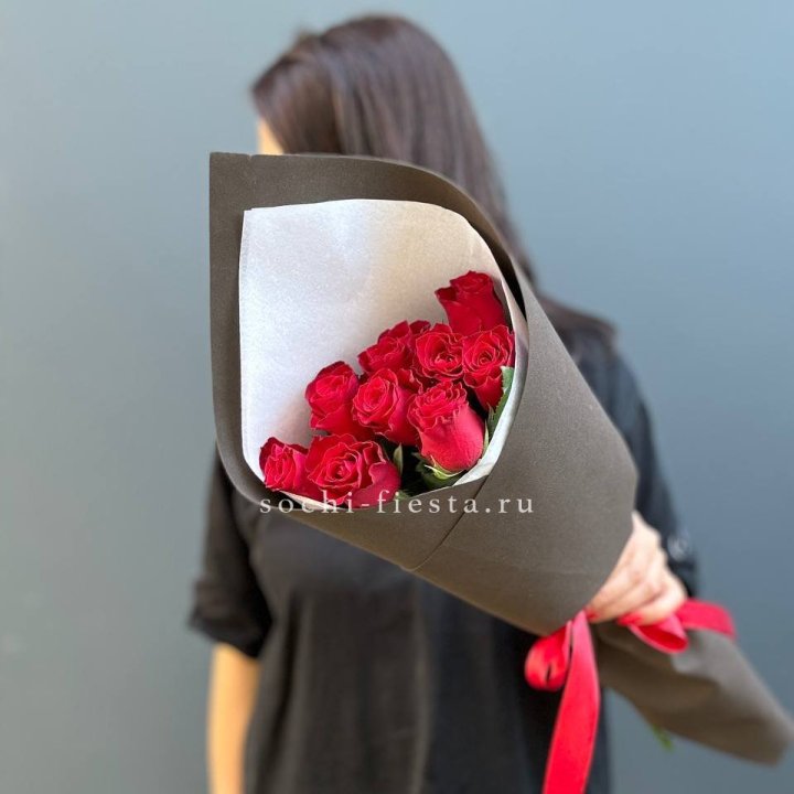 9 красных роз в фоамиране в Воронеже