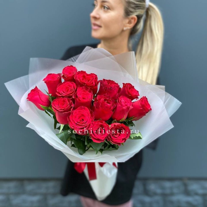 Букет из 15 красных роз  в Воронеже