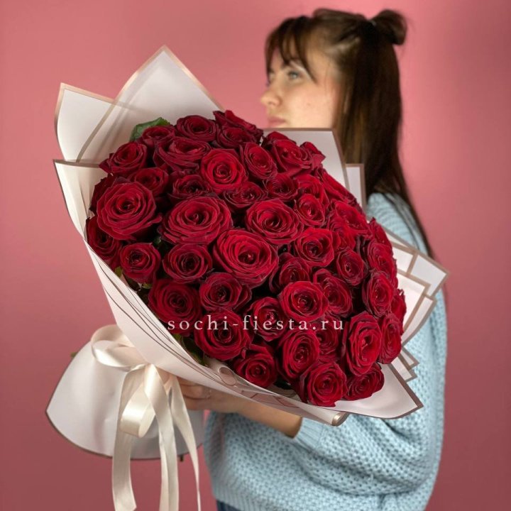 51 красная роза "Лавели" в Воронеже