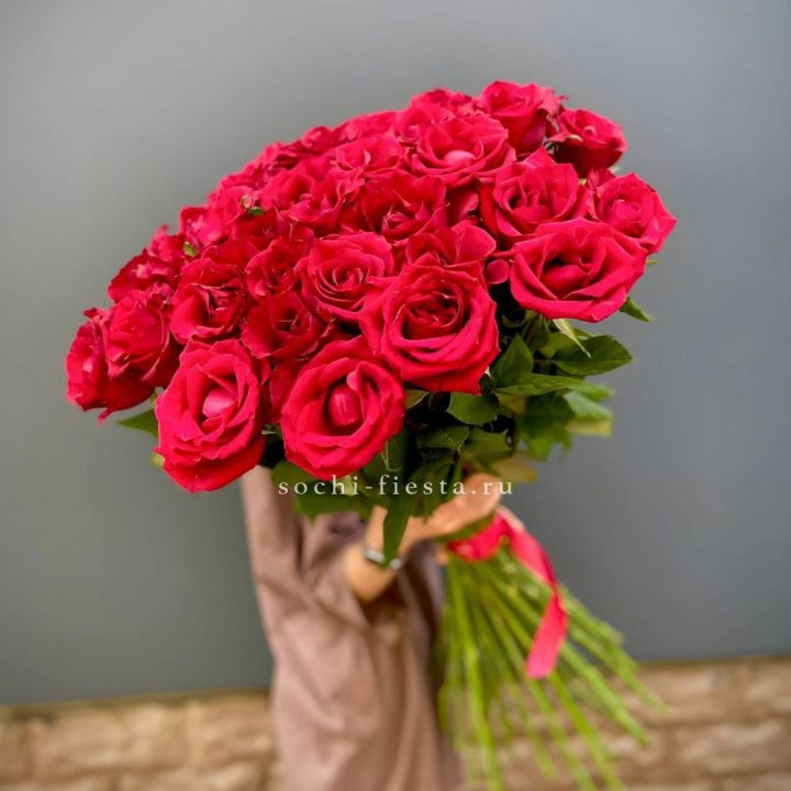 51 высокая красная роза в Воронеже