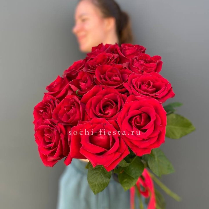 15 красных роз под ленту в Воронеже