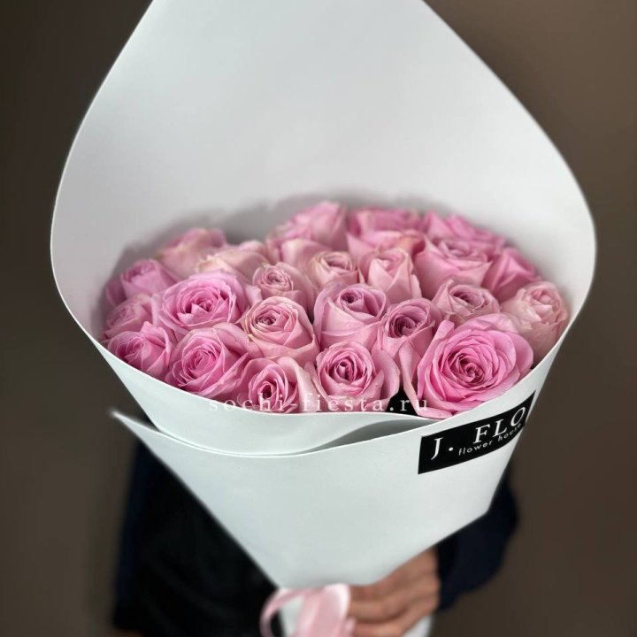 25 розовых роз в Воронеже