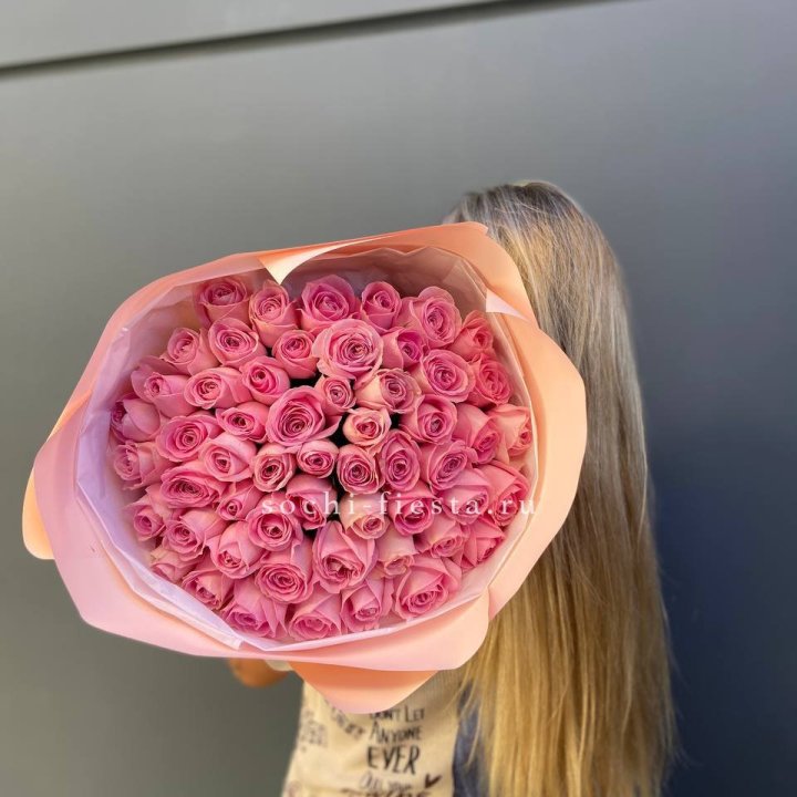 55 розовых роз в Воронеже