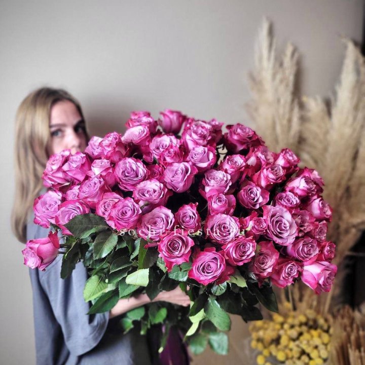 Охапка высоких роз Деп перпел в Воронеже