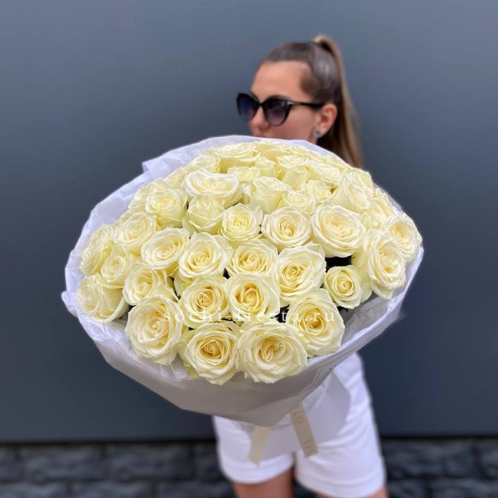 51 белая роза  в Воронеже