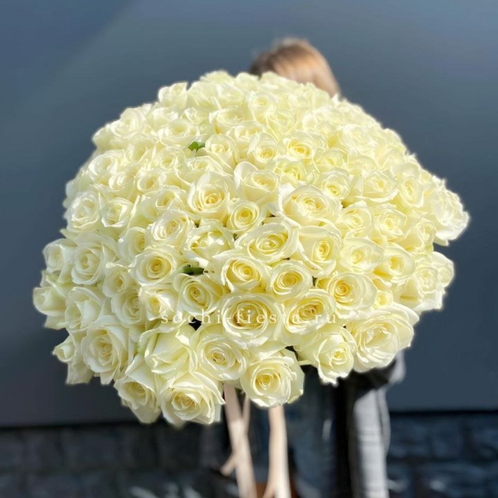 Букет  из 101 белой розы  в Воронеже
