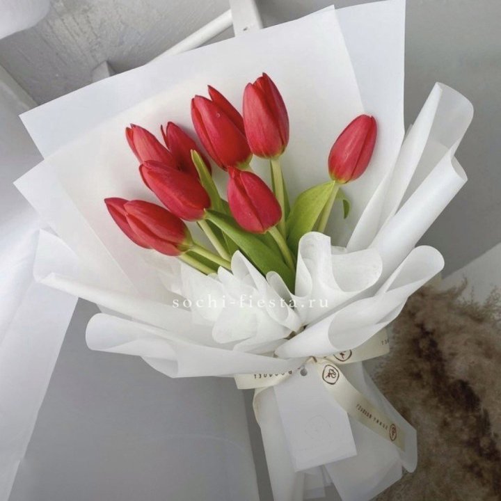 Букет красных тюльпанов в Воронеже