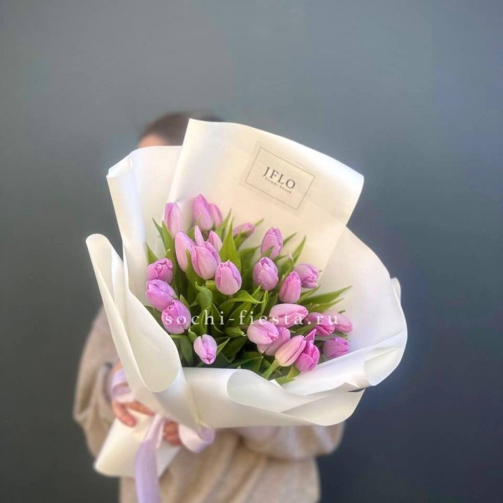 25 сиреневых тюльпанов в Воронеже