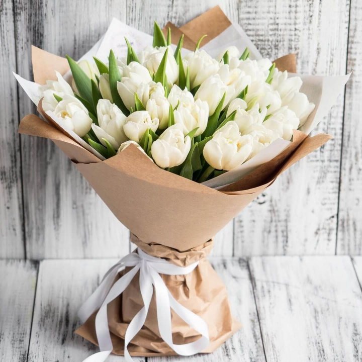 25 белых тюльпанов в Воронеже