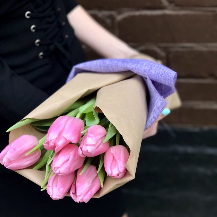 Букет розовых тюльпанов в Воронеже